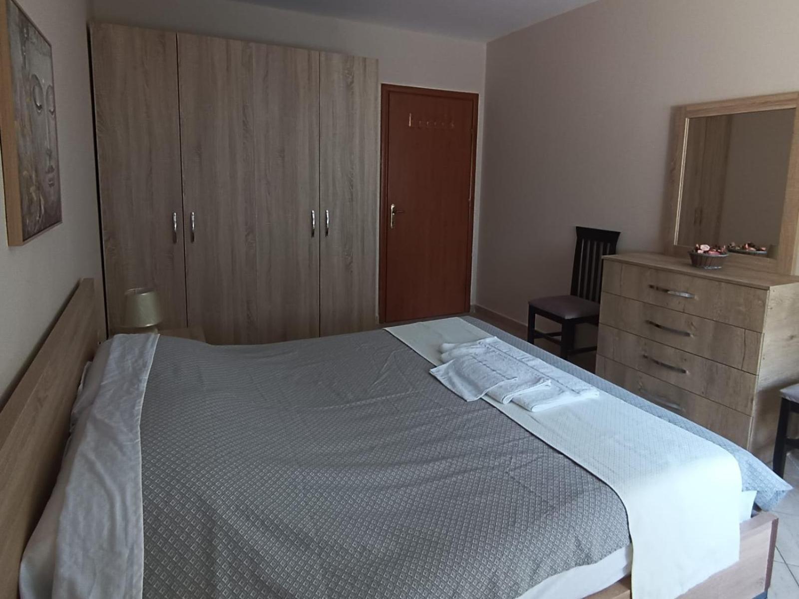 House Apartment *
