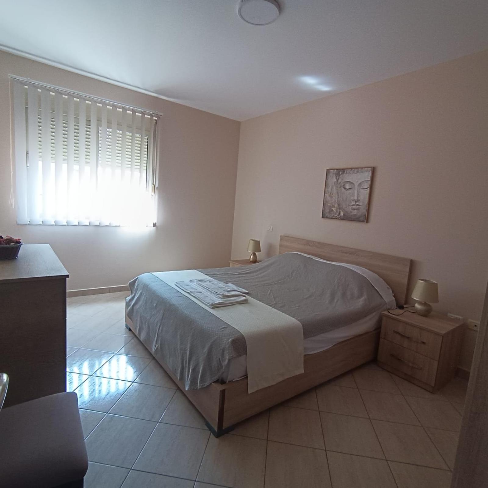 House Apartment *